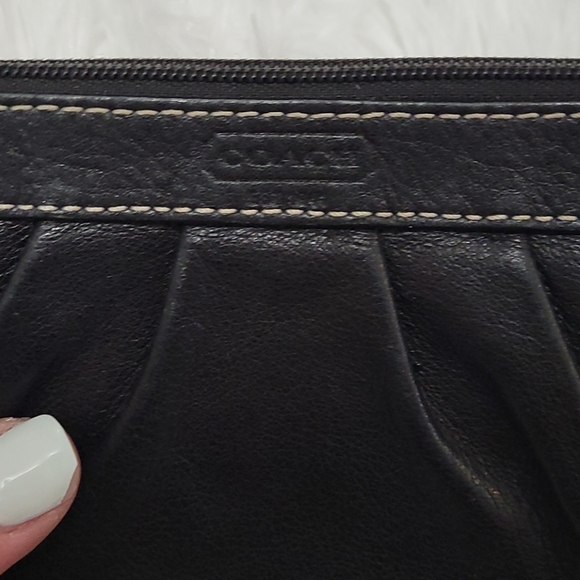 Coach wristlet - Picture 2 of 6